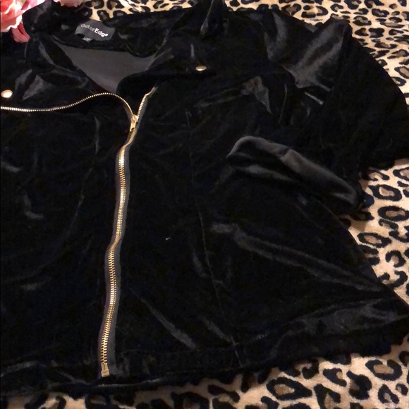 Velvet Jacket - Picture 2 of 5